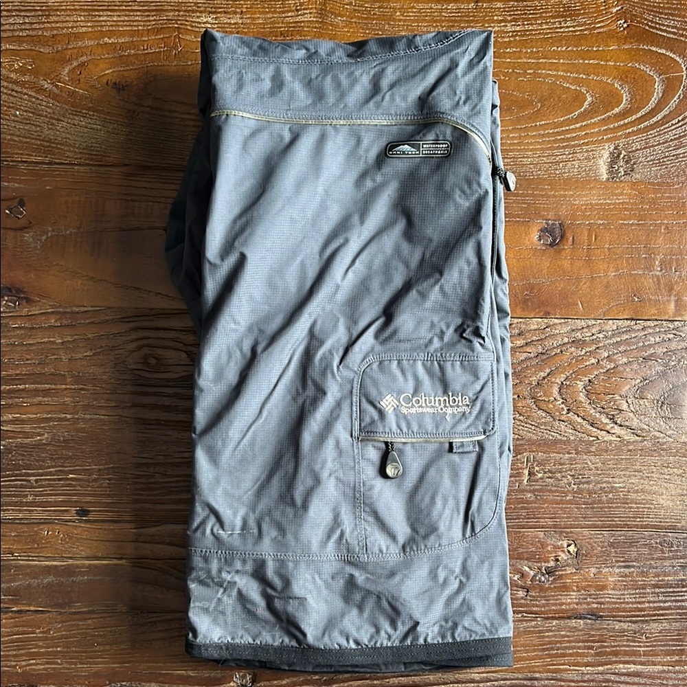 Columbia Gray Cargo Pants for Outdoor Activities